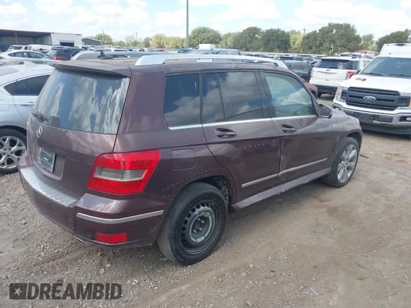 ✅ 2010 Mercedes-Benz GLK 350 • VIN: WDCGG5GB5AF414401 • Lot: 43389137. Wystawiony na IAAI z przebiegiem 226 197 mil. Bezpłatny archiwum sprzedaży aukcyjnych z USA i szczegółowy raport historii pojazdu na DreamBid. Zdjęcie 4.