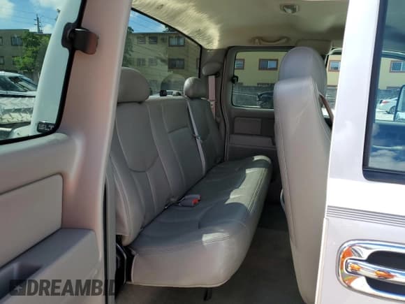 ✅ 2006 GMC Sierra 1500 • VIN: 1GTHC29D66E271748 • Lot: 69439535. Wystawiony na Copart z przebiegiem 151 627 mil. Bezpłatny archiwum sprzedaży aukcyjnych z USA i szczegółowy raport historii pojazdu na DreamBid. Zdjęcie 10.