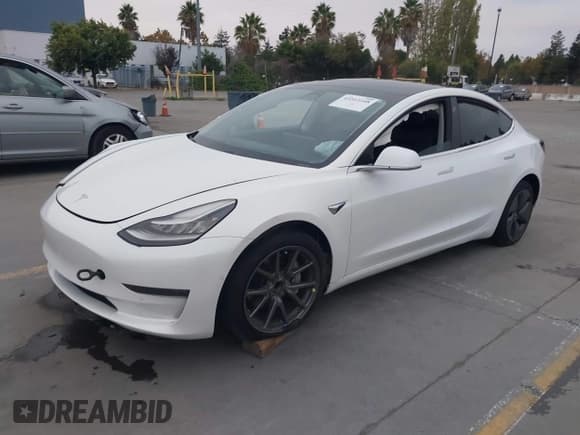 ✅ 2020 Tesla Model 3 Standard Range Plus • VIN: 5YJ3E1EA7LF633297 • Лот: 43512248. Опубликован ранее на IAAI с пробегом Не указан. Бесплатный доступ к архиву аукционных продаж из США и подробный отчёт об истории автомобиля на DreamBid. Изображение 2.