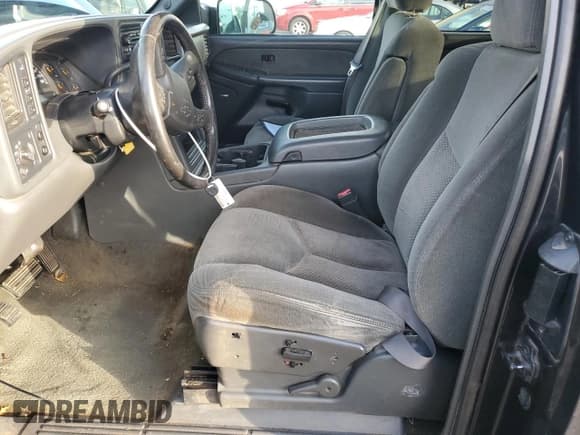 ✅ 2003 Chevrolet Silverado 2500HD LS • VIN: 1GCHK29U03E249694 • Lot: 87290335. Wystawiony na Copart z przebiegiem Nie podano. Bezpłatny archiwum sprzedaży aukcyjnych z USA i szczegółowy raport historii pojazdu na DreamBid. Zdjęcie 7.