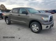 ✅ 2013 Toyota Tundra • VIN: 5TFDM5F12DX042640 • Lot: 92833395. Wystawiony na Copart z przebiegiem 216 472 mil. Bezpłatny archiwum sprzedaży aukcyjnych z USA i szczegółowy raport historii pojazdu na DreamBid. Zdjęcie 4.