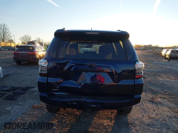 ✅ 2024 Toyota 4Runner SR5 Premium • VIN: JTENU5JR5R6291850 • Lot: 43833816. Listed on IAAI with 16,689 mi. Free auction sales archive from the USA and detailed vehicle history report at DreamBid. Image 16.