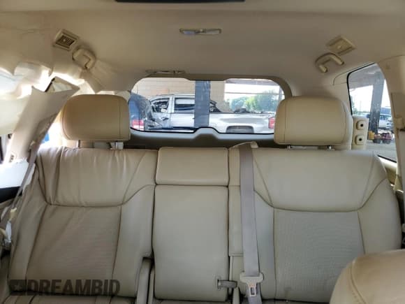 ✅ 2010 Lexus LX 570 • VIN: JTJHY7AX5A4036113 • Lot: 59607185. Listed on Copart with 197,801 mi. Free auction sales archive from the USA and detailed vehicle history report at DreamBid. Image 10.