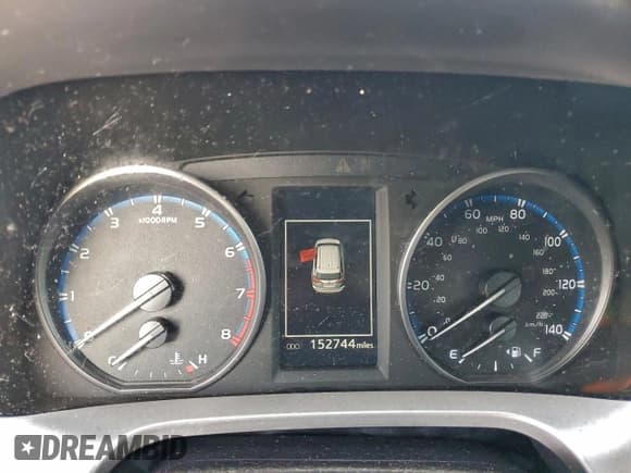 ✅ 2018 Toyota RAV4 LE • VIN: JTMBFREV3JJ176259 • Lot: 93655445. Listed on Copart with 152,744 mi. Free auction sales archive from the USA and detailed vehicle history report at DreamBid. Image 9.