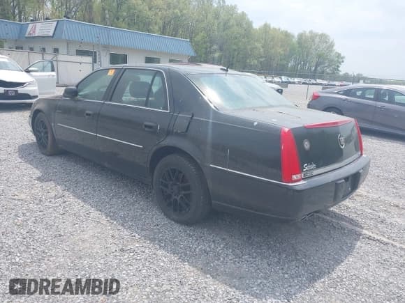✅ 2007 Cadillac DTS Luxury I • VIN: 1G6KD57YX7U151732 • Лот: 42052946. Опубликован ранее на IAAI с пробегом 187 483 миль. Бесплатный доступ к архиву аукционных продаж из США и подробный отчёт об истории автомобиля на DreamBid. Изображение 3.