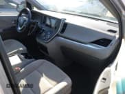 ✅ 2016 Toyota Sienna LE AAS • VIN: 5TDKK3DC4GS736844 • Lot: 43379600. Wystawiony na IAAI z przebiegiem 95 680 mil. Bezpłatny archiwum sprzedaży aukcyjnych z USA i szczegółowy raport historii pojazdu na DreamBid. Zdjęcie 5.