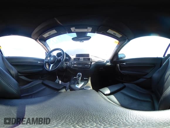 ✅ 2018 BMW 2 Series M240i • VIN: WBA2N1C55JVC28118 • Lot: 40138420. Wystawiony na IAAI z przebiegiem Nie podano. Bezpłatny archiwum sprzedaży aukcyjnych z USA i szczegółowy raport historii pojazdu na DreamBid. Zdjęcie 18.