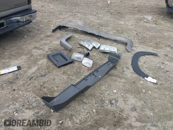 ✅ 2003 Chevrolet Silverado 1500 LS • VIN: 1GCEC14T23Z275845 • Lot: 42635647. Listed on IAAI with 149,904 mi. Free auction sales archive from the USA and detailed vehicle history report at DreamBid. Image 11.