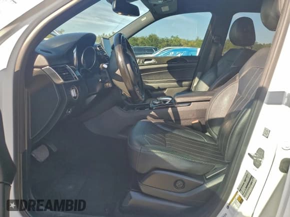 ✅ 2016 Mercedes-Benz GLE 350 • VIN: 4JGDA5JB4GA761819 • Lot: 93636615. Wystawiony na Copart z przebiegiem 96 097 mil. Bezpłatny archiwum sprzedaży aukcyjnych z USA i szczegółowy raport historii pojazdu na DreamBid. Zdjęcie 7.