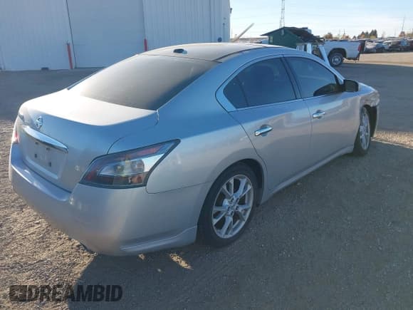 ✅ 2014 Nissan Maxima S • VIN: 1N4AA5APXEC911524 • Lot: 43631547. Listed on IAAI with 92,468 mi. Free auction sales archive from the USA and detailed vehicle history report at DreamBid. Image 4.