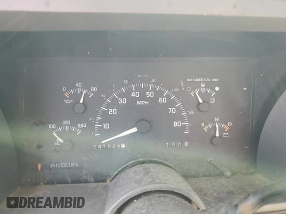 ✅ 1994 GMC Sierra 1500 • VIN: 1GTEC14Z1RZ506120 • Lot: 81578795. Wystawiony na Copart z przebiegiem 241 622 mil. Bezpłatny archiwum sprzedaży aukcyjnych z USA i szczegółowy raport historii pojazdu na DreamBid. Zdjęcie 9.