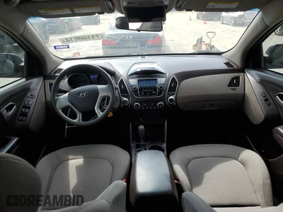 ✅ 2012 Hyundai Tucson GL • VIN: KM8JT3AB8CU393431 • Lot: 71100614. Wystawiony na Copart z przebiegiem 53 464 mil mil. Skorzystaj z bezpłatnego archiwum sprzedaży aukcyjnych z USA i zobacz szczegółowy raport historii pojazdu na DreamBid. Zdjęcie 8.