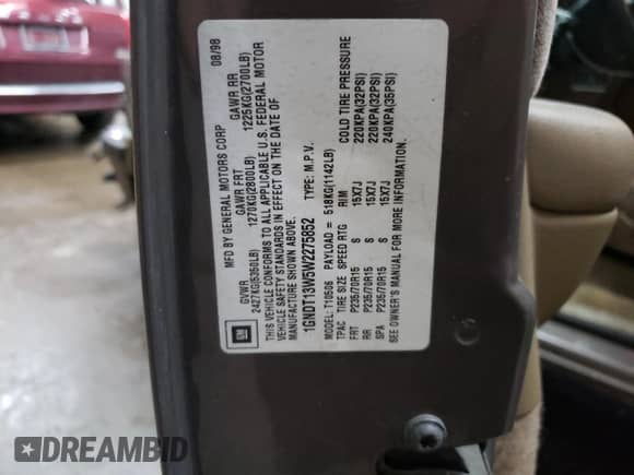 1998 Chevrolet Blazer LT z VIN 1GNDT13W5W2275852, wystawiony jako Copart lot #77938284 z przebiegiem 181 678 mil mil oraz Czysty tytuł • Clean title. Historia ofert i sprzedaży dostępna na DreamBid. Obrazek 13.