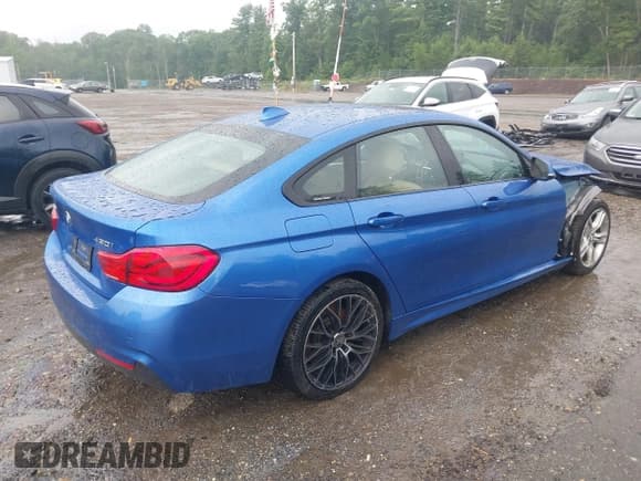 ✅ 2018 BMW 4 Series 430i xDrive • VIN: WBA4J3C56JBG95730 • Lot: 42871370. Wystawiony na IAAI z przebiegiem 70 614 mil. Bezpłatny archiwum sprzedaży aukcyjnych z USA i szczegółowy raport historii pojazdu na DreamBid. Zdjęcie 4.