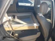 ✅ 2011 Kia Sorento LX • VIN: 5XYKTDA16BG128304 • Lot: 43180772. Wystawiony na IAAI z przebiegiem 175 867 mil. Bezpłatny archiwum sprzedaży aukcyjnych z USA i szczegółowy raport historii pojazdu na DreamBid. Zdjęcie 8.