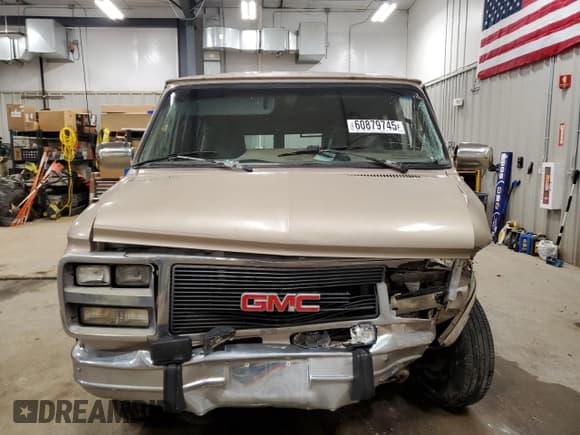 ✅ 1994 GMC Vandura • VIN: 1GDEG25K4RF517086 • Lot: 60879745. Wystawiony na Copart z przebiegiem 135 647 mil. Bezpłatny archiwum sprzedaży aukcyjnych z USA i szczegółowy raport historii pojazdu na DreamBid. Zdjęcie 5.