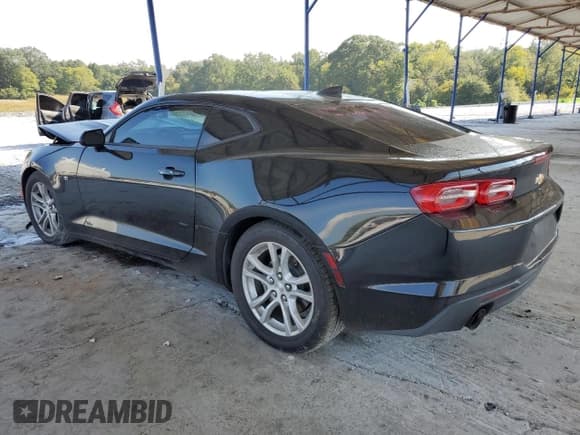 ✅ 2020 Chevrolet Camaro 1LS • VIN: 1G1FB1RXXL0121822 • Lot: 81154965. Listed on Copart with 143,580 mi. Free auction sales archive from the USA and detailed vehicle history report at DreamBid. Image 2.