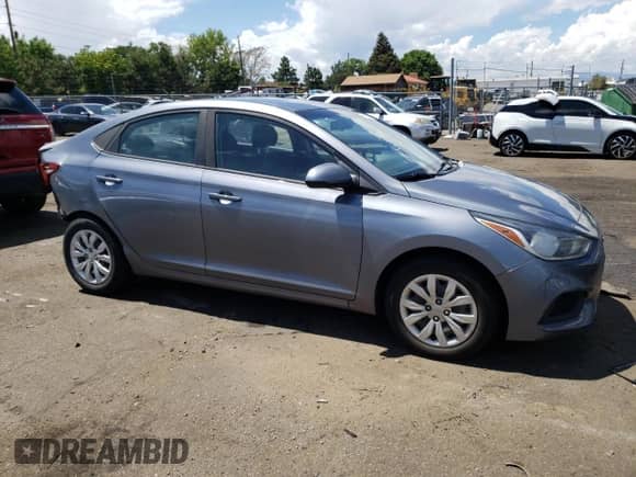 2018 Hyundai Accent SEL z VIN 3KPC24A33JE022557, wystawiony jako Copart lot #62828383 z przebiegiem 77 268 mil mil oraz . Historia ofert i sprzedaży dostępna na DreamBid. Obrazek 4.