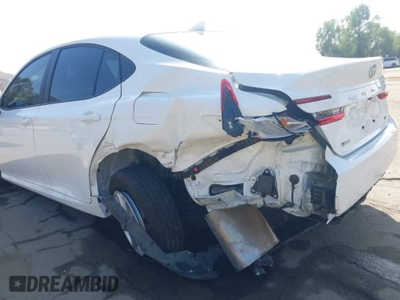 ✅ 2025 Toyota Camry SE • VIN: 4T1DAACK5SU143437 • Lot: 43547094. Wystawiony na IAAI z przebiegiem 17 263 mil. Bezpłatny archiwum sprzedaży aukcyjnych z USA i szczegółowy raport historii pojazdu na DreamBid. Zdjęcie 12.