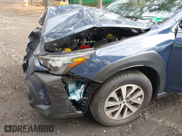 ✅ 2025 Subaru Outback Premium • VIN: 4S4BTADC8S3283027 • Lot: 43651624. Wystawiony na IAAI z przebiegiem 914 mil. Bezpłatny archiwum sprzedaży aukcyjnych z USA i szczegółowy raport historii pojazdu na DreamBid. Zdjęcie 6.