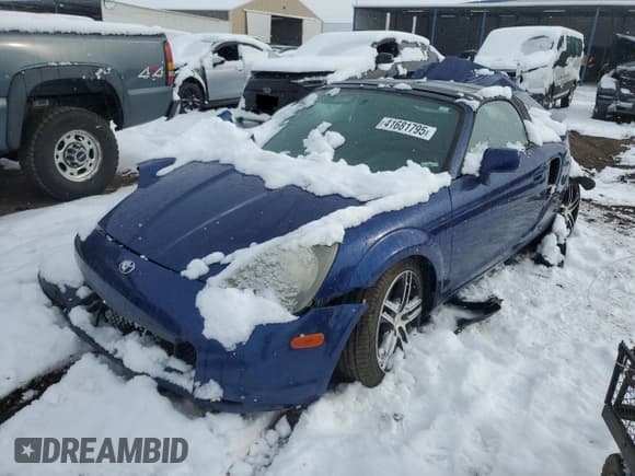✅ 2002 Toyota MR2 • VIN: JTDFR320X20046842 • Лот: 41681795. Опубликован ранее на Copart с пробегом Не указан. Бесплатный доступ к архиву аукционных продаж из США и подробный отчёт об истории автомобиля на DreamBid. Изображение 1.
