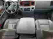 2006 Dodge 1500 Laramie z VIN 1D7HU18266S681822, wystawiony jako Copart lot #64065285 z przebiegiem 183 233 mil mil oraz Szkoda całkowita • Salvage title. Historia ofert i sprzedaży dostępna na DreamBid. Obrazek 8.