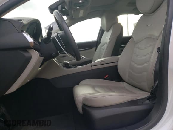 ✅ 2016 Cadillac CT6 Premium Luxury AWD • VIN: 1G6KG5R64GU167380 • Lot: 86922214. Wystawiony na Copart z przebiegiem 46 654 mil. Bezpłatny archiwum sprzedaży aukcyjnych z USA i szczegółowy raport historii pojazdu na DreamBid. Zdjęcie 7.