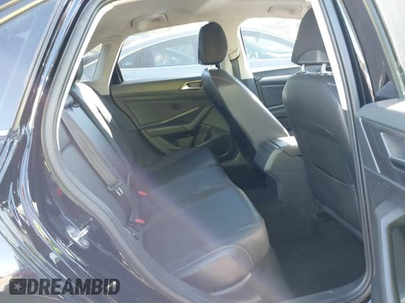 ✅ 2020 Volkswagen Jetta S • VIN: 3VWCB7BU4LM059115 • Lot: 43327550. Wystawiony na IAAI z przebiegiem 68 761 mil. Bezpłatny archiwum sprzedaży aukcyjnych z USA i szczegółowy raport historii pojazdu na DreamBid. Zdjęcie 8.