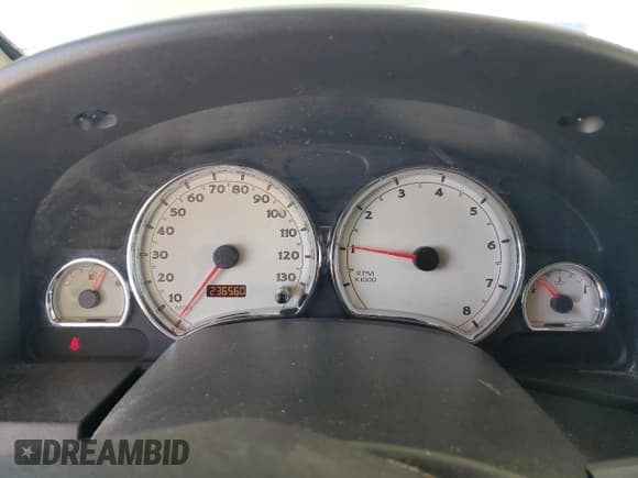 ✅ 2006 Saturn VUE • VIN: 5GZCZ53456S830404 • Lot: 50192585. Wystawiony na Copart z przebiegiem 236 560 mil. Bezpłatny archiwum sprzedaży aukcyjnych z USA i szczegółowy raport historii pojazdu na DreamBid. Zdjęcie 9.