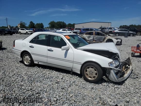 ✅ 1998 Mercedes-Benz C 230/260/280/320 • VIN: WDBHA23G0WA608980 • Lot: 64308315. Wystawiony na Copart z przebiegiem 176 172 mil. Bezpłatny archiwum sprzedaży aukcyjnych z USA i szczegółowy raport historii pojazdu na DreamBid. Zdjęcie 4.