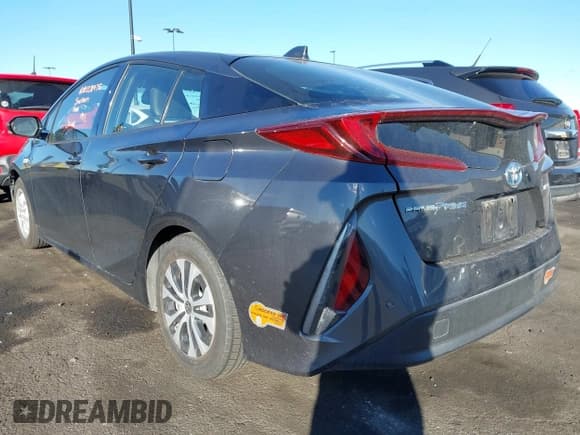 ✅ 2020 Toyota Prius Limited • VIN: JTDKARFP2L3135465 • Lot: 43845431. Listed on IAAI with 116,786 mi. Free auction sales archive from the USA and detailed vehicle history report at DreamBid. Image 3.