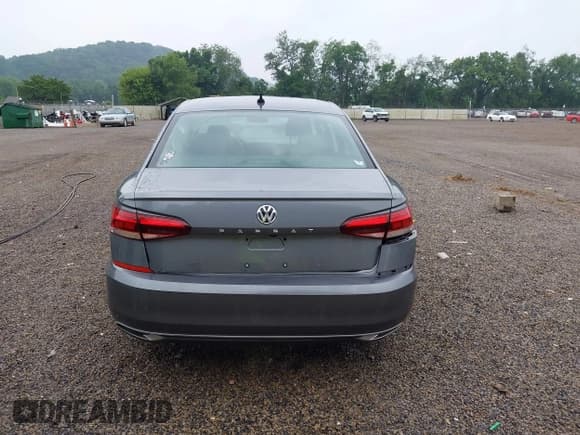 ✅ 2020 Volkswagen Passat SE • VIN: 1VWWA7A34LC011947 • Lot: 42713519. Listed on IAAI with 58,681 mi. Free auction sales archive from the USA and detailed vehicle history report at DreamBid. Image 16.