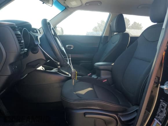 ✅ 2016 Kia Soul + • VIN: KNDJP3A52G7393965 • Lot: 90383395. Wystawiony na Copart z przebiegiem 58 587 mil. Bezpłatny archiwum sprzedaży aukcyjnych z USA i szczegółowy raport historii pojazdu na DreamBid. Zdjęcie 7.