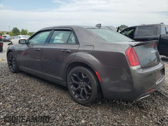 ✅ 2019 Chrysler 300 Touring • VIN: 2C3CCAAG6KH727068 • Лот: 68784005. Опубликован ранее на Copart с пробегом 123 939 миль. Бесплатный доступ к архиву аукционных продаж из США и подробный отчёт об истории автомобиля на DreamBid. Изображение 2.