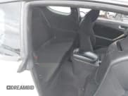 ✅ 2013 Hyundai Genesis Coupe 2.0T • VIN: KMHHT6KD7DU086799 • Lot: 42739418. Wystawiony na IAAI z przebiegiem 187 681 mil. Bezpłatny archiwum sprzedaży aukcyjnych z USA i szczegółowy raport historii pojazdu na DreamBid. Zdjęcie 8.