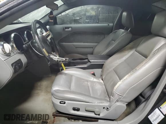 ✅ 2007 Ford Mustang Deluxe • VIN: 1ZVFT80N175358519 • Lot: 93354385. Wystawiony na Copart z przebiegiem 130 853 mil. Bezpłatny archiwum sprzedaży aukcyjnych z USA i szczegółowy raport historii pojazdu na DreamBid. Zdjęcie 7.