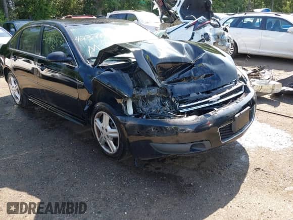 2014 Chevrolet Impala Police Police z VIN 2G1WD5E32E1152784, wystawiony jako IAAI lot #42370670 z przebiegiem 150 931 mil mil oraz . Historia ofert i sprzedaży dostępna na DreamBid. Obrazek 6.