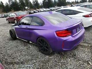 ✅ 2018 BMW M2 • VIN: WBS1J5C50JVD35796 • Lot: 45291024. Wystawiony na Copart z przebiegiem 28 956 mil. Bezpłatny archiwum sprzedaży aukcyjnych z USA i szczegółowy raport historii pojazdu na DreamBid. Zdjęcie 2.