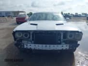 ✅ 2015 Dodge Challenger R/T • VIN: 2C3CDZAT3FH843343 • Lot: 42728494. Wystawiony na IAAI z przebiegiem Nie podano. Bezpłatny archiwum sprzedaży aukcyjnych z USA i szczegółowy raport historii pojazdu na DreamBid. Zdjęcie 6.