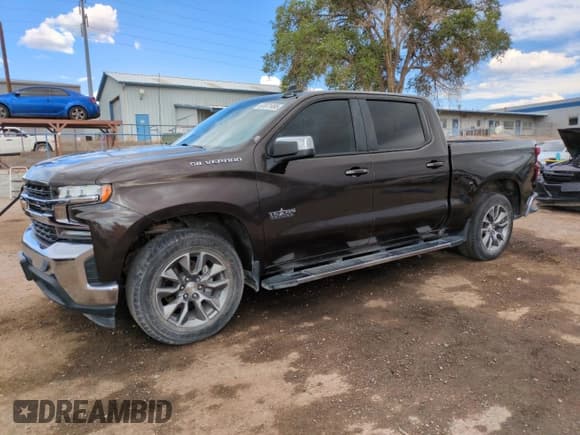 ✅ 2020 Chevrolet Silverado 1500 LT • VIN: 1GCPWCED4LZ108289 • Lot: 67071495. Listed on Copart with 69,738 mi. Free auction sales archive from the USA and detailed vehicle history report at DreamBid. Image 1.