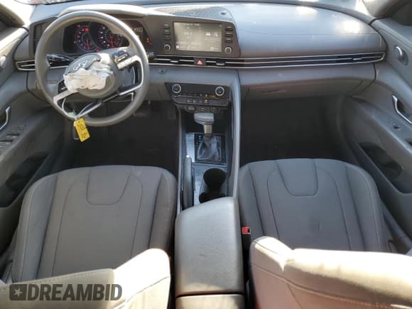 ✅ 2021 Hyundai Elantra SEL • VIN: 5NPLM4AG3MH007196 • Lot: 86339315. Listed on Copart with 80,515 mi. Free auction sales archive from the USA and detailed vehicle history report at DreamBid. Image 8.