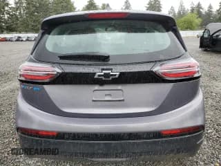 ✅ 2022 Chevrolet Bolt EV 2LT • VIN: 1G1FX6S0XN4107149 • Lot: 57287914. Wystawiony na Copart z przebiegiem 7 943 mil. Bezpłatny archiwum sprzedaży aukcyjnych z USA i szczegółowy raport historii pojazdu na DreamBid. Zdjęcie 6.