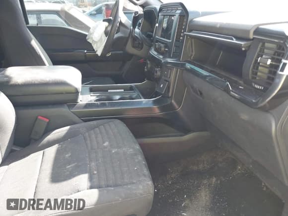 ✅ 2021 Ford F-150 XL • VIN: 1FTFW1E51MFC48036 • Lot: 43261728. Wystawiony na IAAI z przebiegiem 123 134 mil. Bezpłatny archiwum sprzedaży aukcyjnych z USA i szczegółowy raport historii pojazdu na DreamBid. Zdjęcie 5.