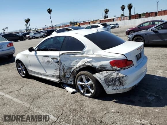 ✅ 2011 BMW 1 Series 128i • VIN: WBAUP9C50BVL89833 • Lot: 56414365. Wystawiony na Copart z przebiegiem 125 054 mil. Bezpłatny archiwum sprzedaży aukcyjnych z USA i szczegółowy raport historii pojazdu na DreamBid. Zdjęcie 2.