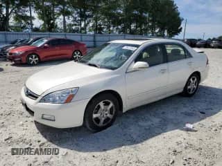 2007 Honda Accord с VIN JHMCN36497C000807, выставлен на аукционе Copart как лот 70427545 с пробегом 197 439 миль миль и Списание • Salvage title. История ставок и продаж доступна на DreamBid. Изображение 1.