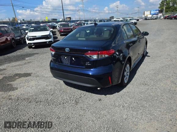 ✅ 2025 Toyota Corolla Hybrid LE • VIN: JTDBCMFE1S3079335 • Lot: 72042105. Listed on Copart with 8,716 mi. Free auction sales archive from the USA and detailed vehicle history report at DreamBid. Image 4.