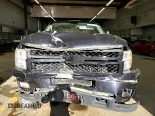 2014 Chevrolet Silverado 3500HD LT с VIN 1GC4K0C81EF144707, выставлен на аукционе Copart как лот 83362624 с пробегом 285 557 миль миль и Списание • Salvage title. История ставок и продаж доступна на DreamBid. Изображение 5.