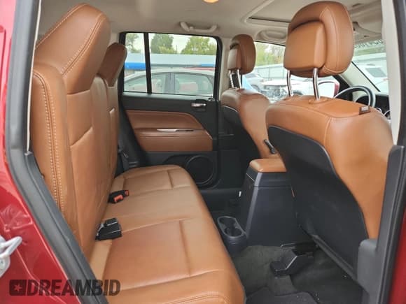 ✅ 2016 Jeep Compass High Altitude • VIN: 1C4NJDEB2GD733559 • Лот: 85410625. Опубликован ранее на Copart с пробегом 87 321 миль. Бесплатный доступ к архиву аукционных продаж из США и подробный отчёт об истории автомобиля на DreamBid. Изображение 11.