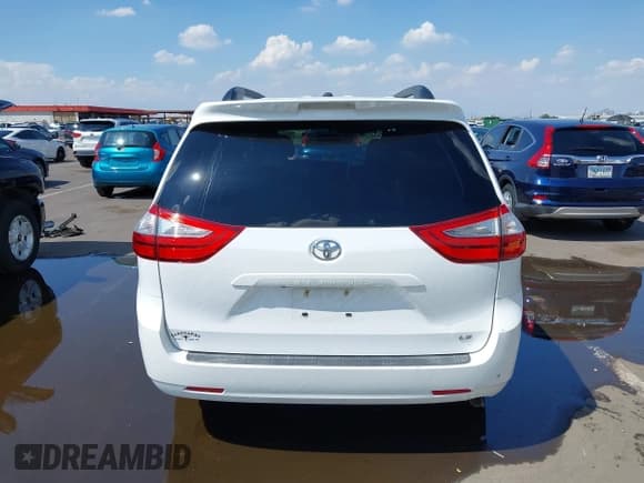 ✅ 2015 Toyota Sienna LE AAS • VIN: 5TDKK3DC8FS646613 • Lot: 43073670. Listed on IAAI with 117,828 mi. Free auction sales archive from the USA and detailed vehicle history report at DreamBid. Image 16.