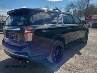 ✅ 2023 Chevrolet Suburban Premier • VIN: 1GNSKFKDXPR118527 • Lot: 49397994. Wystawiony na Copart z przebiegiem 17 039 mil. Bezpłatny archiwum sprzedaży aukcyjnych z USA i szczegółowy raport historii pojazdu na DreamBid. Zdjęcie 4.